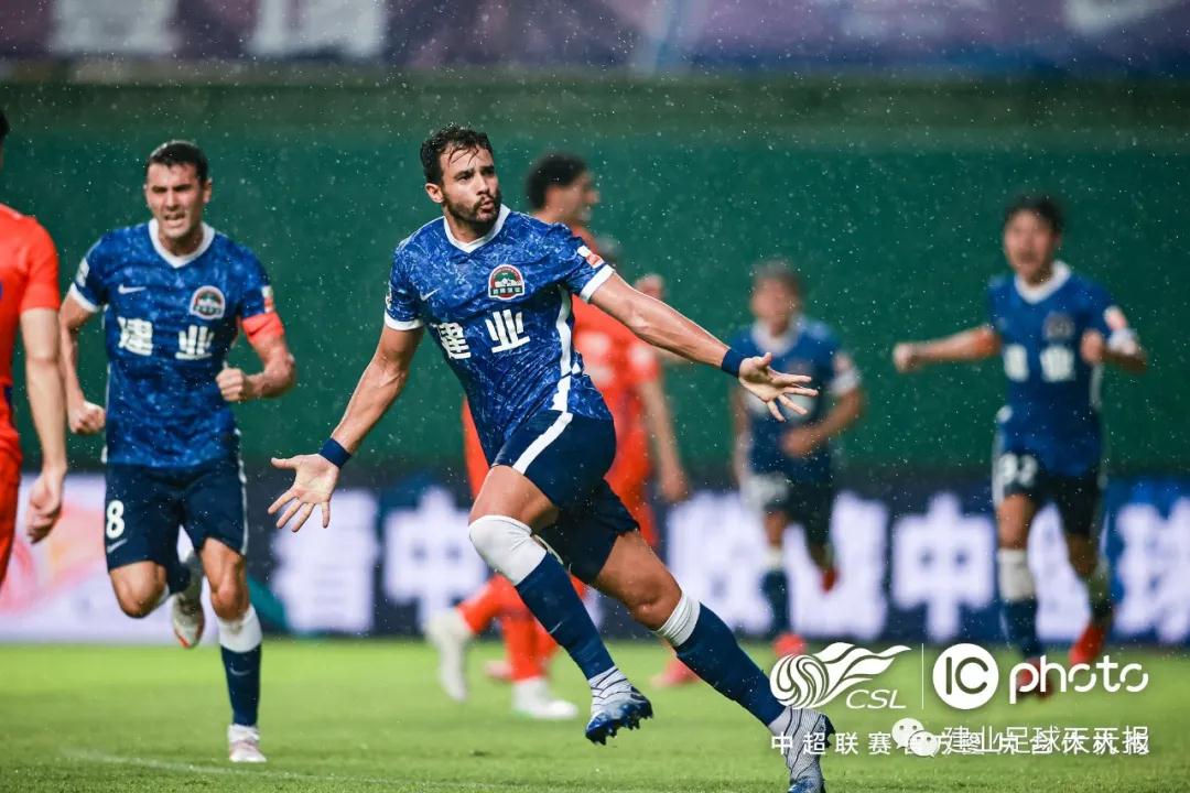 شرحفانتازياالعوالمالسحريةوالخيالاللامحدود